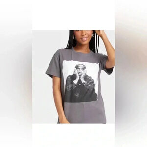 2 pac womans gray short sleeve graphic t shirt size large rap tee
